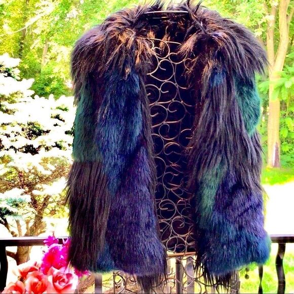 BLANK NYC PLUSH FAUX FUR VEST M NWT BLUE/BLACK COLOR BLEND - Picture 15 of 15